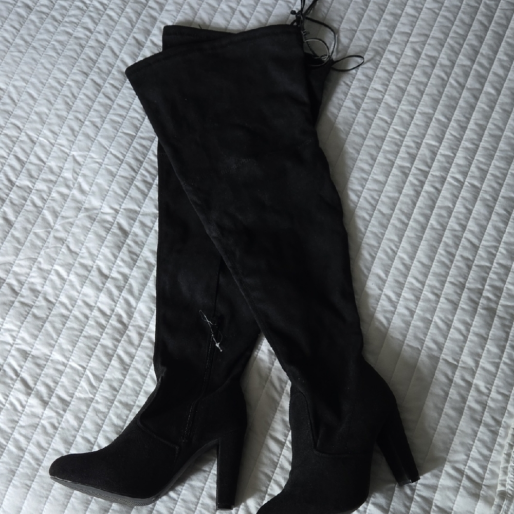 Elegant Black Over-the-Knee Boots